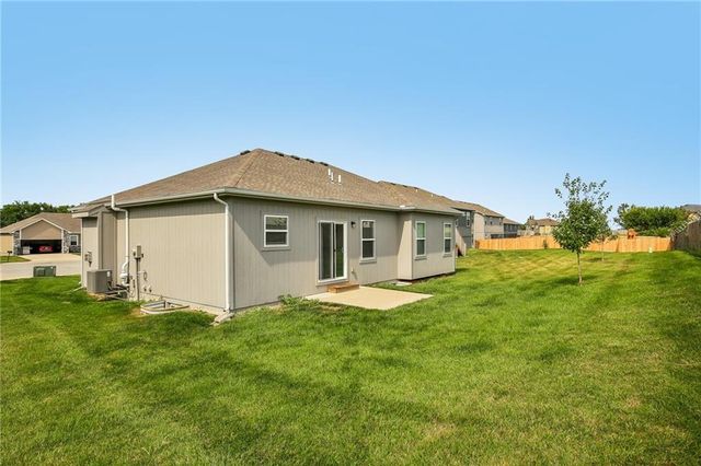 1801 NW Hilltop Court, Grain Valley, MO 64029