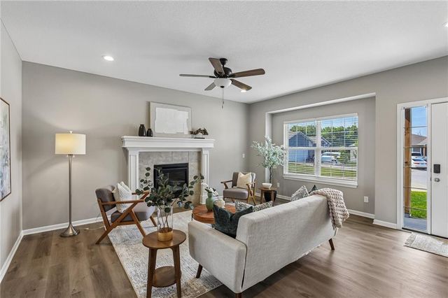 1801 NW Hilltop Court, Grain Valley, MO 64029