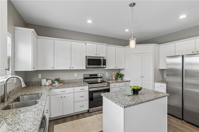 1801 NW Hilltop Court, Grain Valley, MO 64029