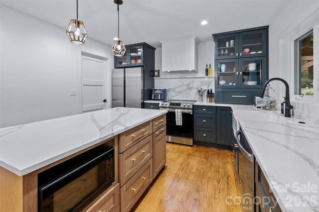162 Highview Road, Cashiers, NC 28717