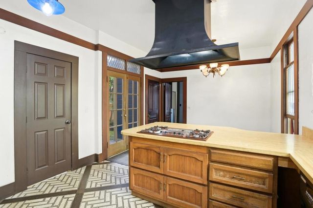 137 Elm Street, San Mateo, CA 94401