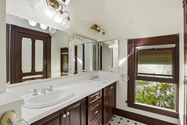 137 Elm Street, San Mateo, CA 94401