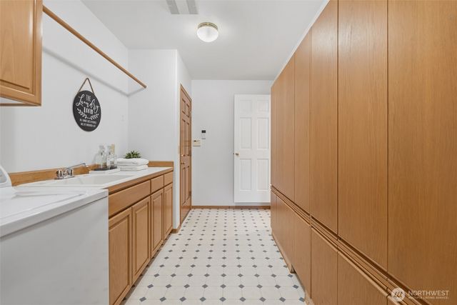 19611 NE 129th Way, Woodinville, WA 98077