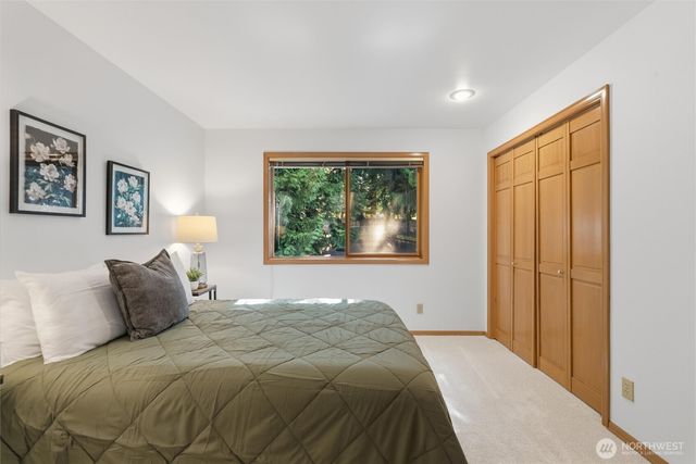 19611 NE 129th Way, Woodinville, WA 98077