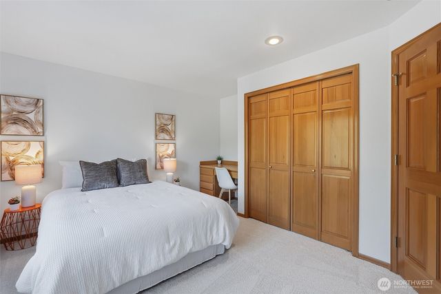 19611 NE 129th Way, Woodinville, WA 98077
