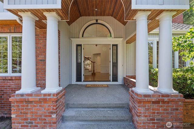 19611 NE 129th Way, Woodinville, WA 98077