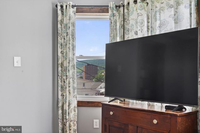 434 ARLINGTON ST, Tamaqua, PA 18252