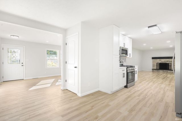 54737 Country Manor Place, Elkhart, IN 46514