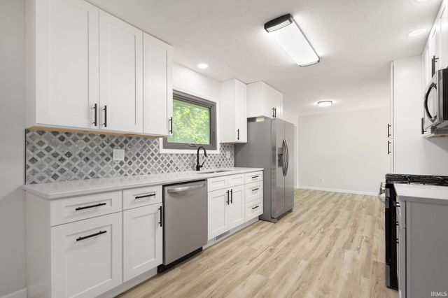 54737 Country Manor Place, Elkhart, IN 46514