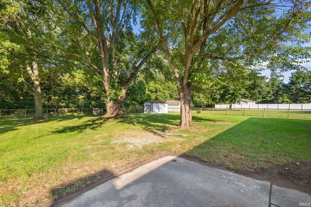 54737 Country Manor Place, Elkhart, IN 46514