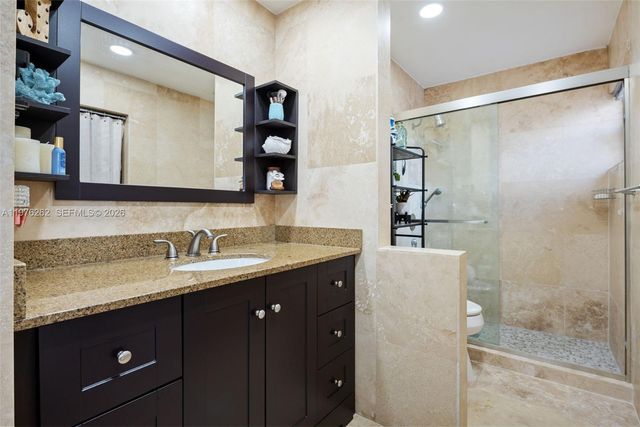 6523 NW 170th Ln, Hialeah, FL 33015