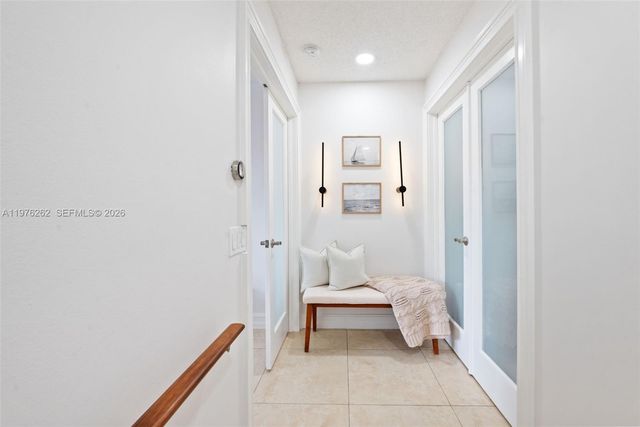 6523 NW 170th Ln, Hialeah, FL 33015