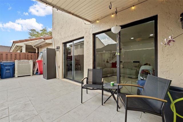 6523 NW 170th Ln, Hialeah, FL 33015