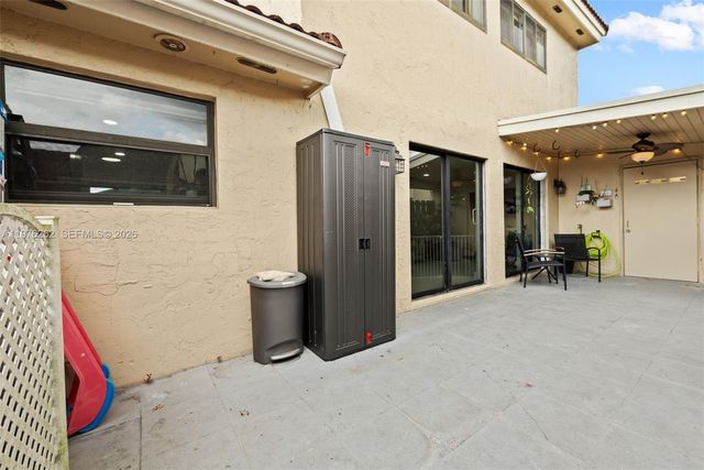 6523 NW 170th Ln, Hialeah, FL 33015