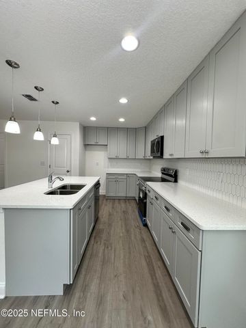 8094 TARLING Avenue, Jacksonville, FL 32219