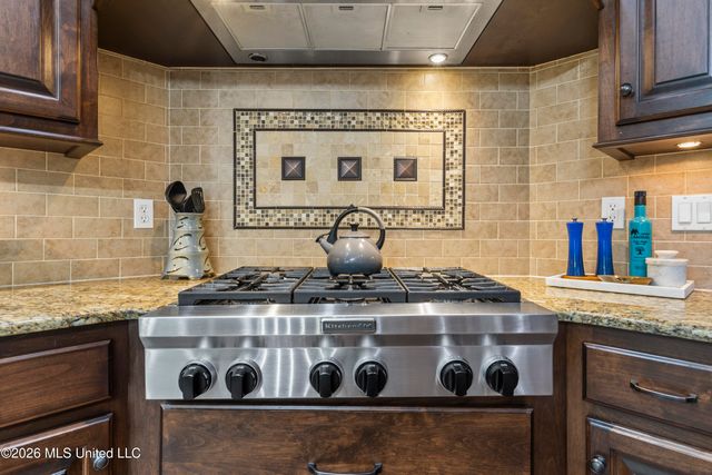 5496 Chalone Place, Ocean Springs, MS 39564