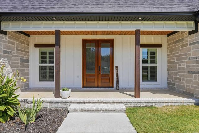 18 Ules Watson Drive, Greenbrier, AR 72058