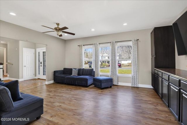 33 Ashford Road, Jackson, NJ 08527