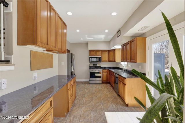 33 Ashford Road, Jackson, NJ 08527