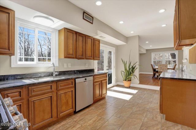 33 Ashford Road, Jackson, NJ 08527