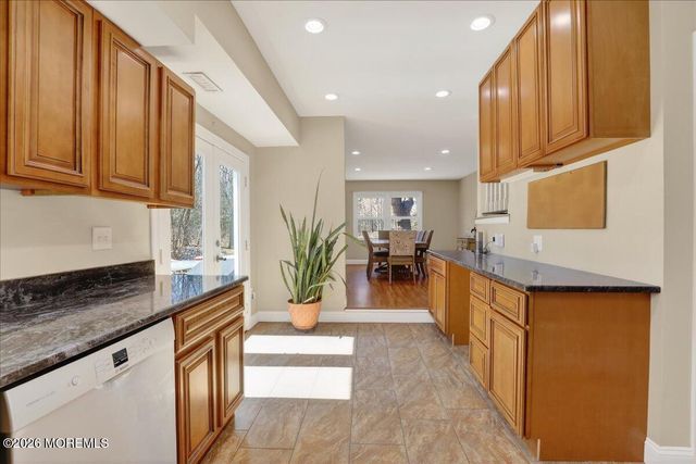 33 Ashford Road, Jackson, NJ 08527