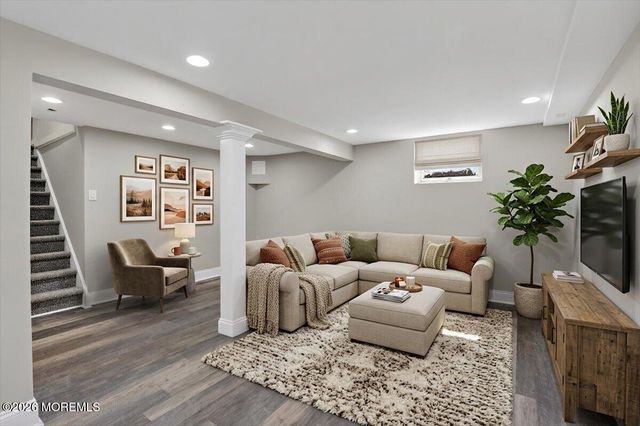 33 Ashford Road, Jackson, NJ 08527