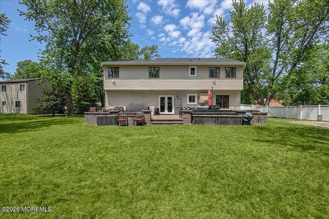 33 Ashford Road, Jackson, NJ 08527