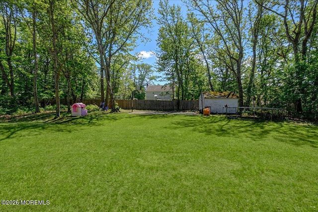 33 Ashford Road, Jackson, NJ 08527