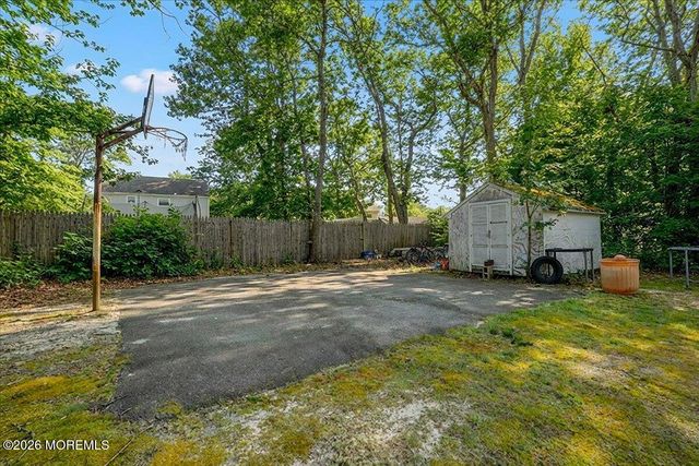 33 Ashford Road, Jackson, NJ 08527