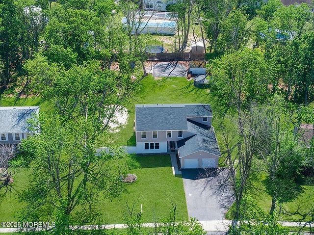 33 Ashford Road, Jackson, NJ 08527