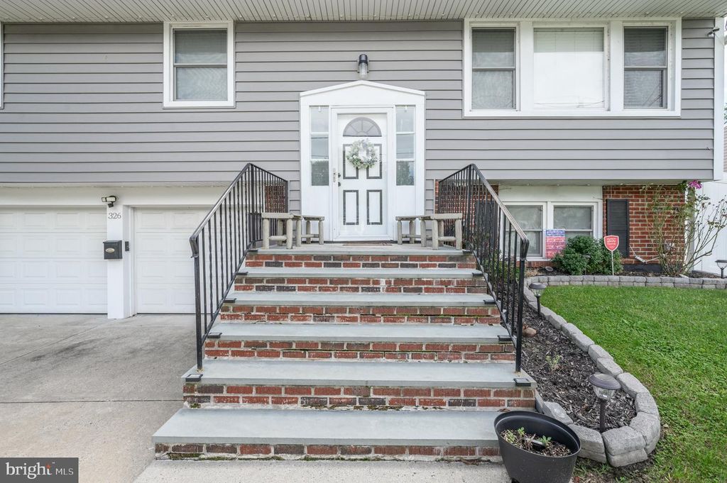 326 HARRISON AVE, Beverly, NJ 08010 — photo 2