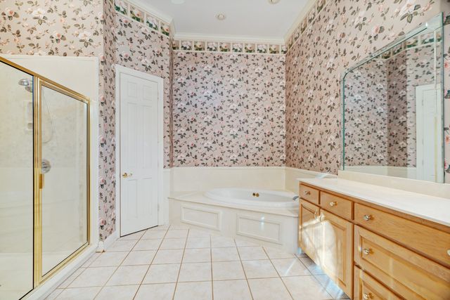 3065 Oak Creek Drive, Paris, TX 75462