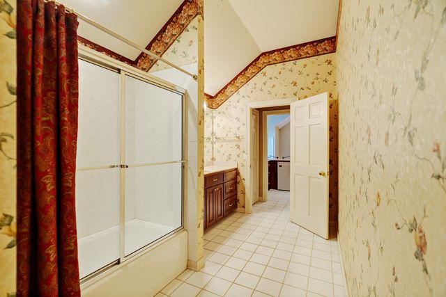 3065 Oak Creek Drive, Paris, TX 75462