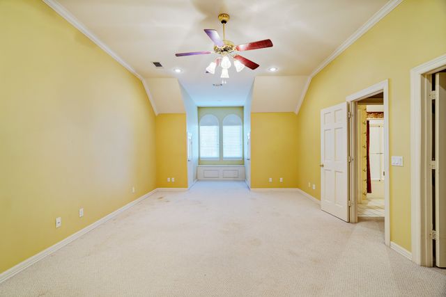 3065 Oak Creek Drive, Paris, TX 75462