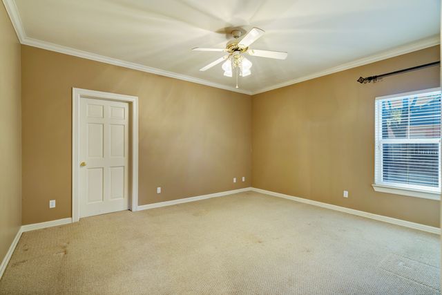 3065 Oak Creek Drive, Paris, TX 75462