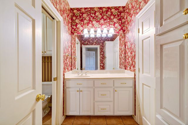 3065 Oak Creek Drive, Paris, TX 75462