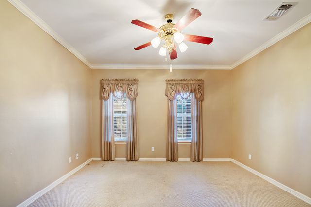 3065 Oak Creek Drive, Paris, TX 75462