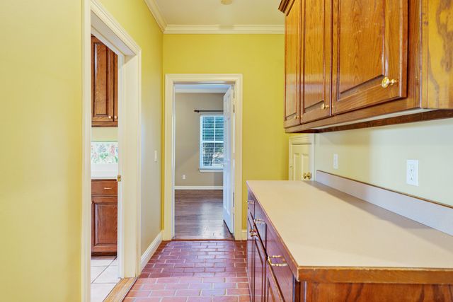 3065 Oak Creek Drive, Paris, TX 75462