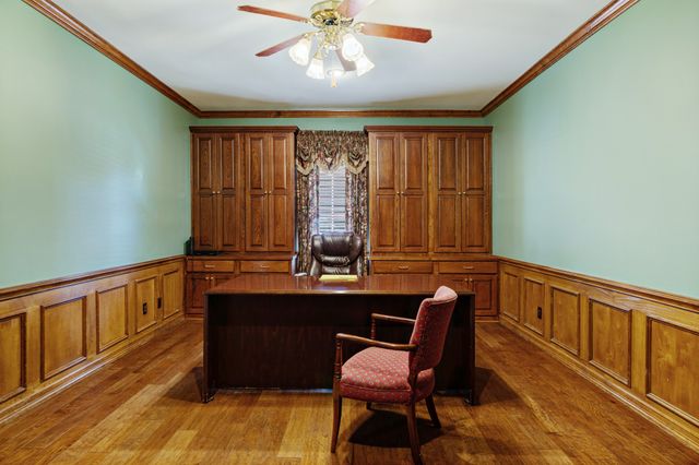 3065 Oak Creek Drive, Paris, TX 75462