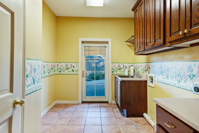 3065 Oak Creek Drive, Paris, TX 75462