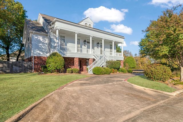 3065 Oak Creek Drive, Paris, TX 75462