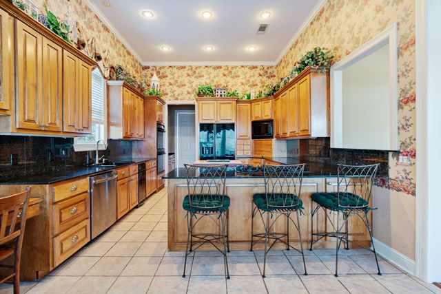 3065 Oak Creek Drive, Paris, TX 75462