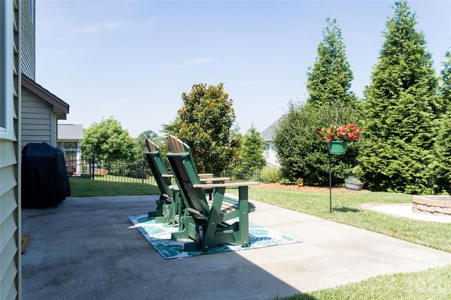 1156 Mckee Farm Lane, Belmont, NC 28012