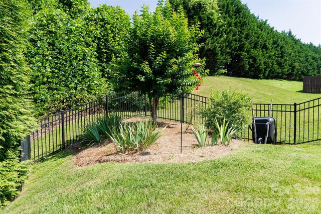 1156 Mckee Farm Lane, Belmont, NC 28012