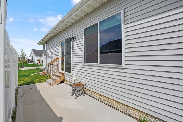 841 Sawgrass Drive, Norwalk, IA 50211
