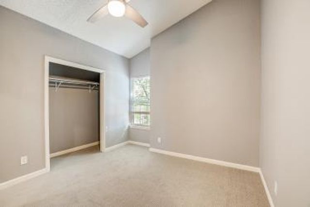 6906 Lovely LN, Austin, TX 78744