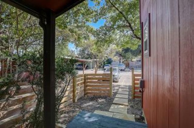 6906 Lovely LN, Austin, TX 78744