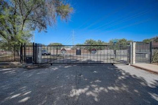 6906 Lovely LN, Austin, TX 78744