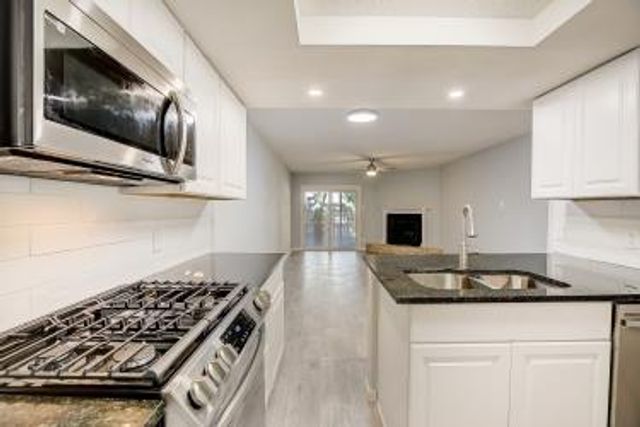 6906 Lovely LN, Austin, TX 78744