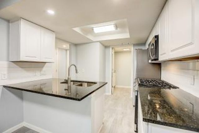 6906 Lovely LN, Austin, TX 78744